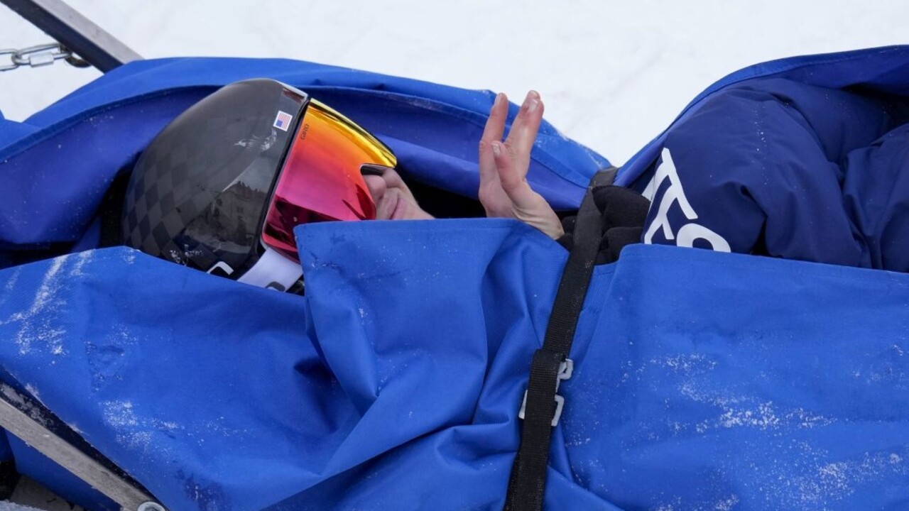 Lyžiarka O´Brienová utrpela otvorenú zlomeninu, má za sebou operáciu