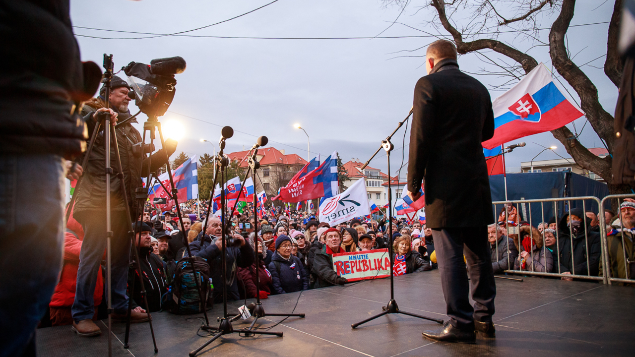 Protest proti obrannej zmluve s USA