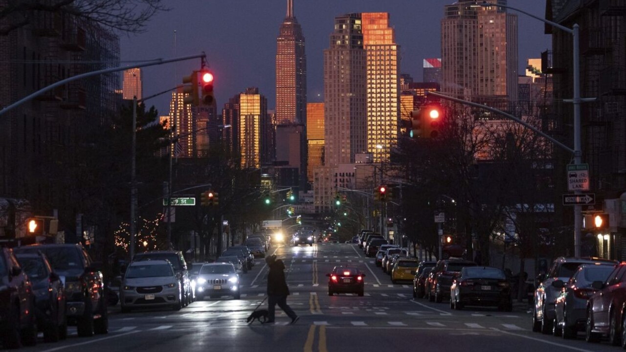 V New Yorku vyprší platnosť povinného nosenia rúšok. Dôvodom sú klesajúce počty hospitalizácii