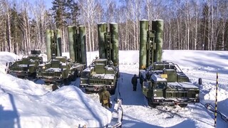 Rusi uviedli do stavu aktívnej služby raketový systém S-400. Vojaci s ním budú monitorovať vzdušný priestor