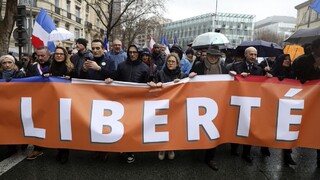 Polícia zakázala Parížanom protest, za blokovanie ciest hrozia až dva roky väzenia