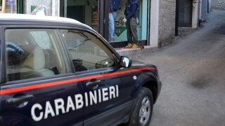 Otrasný prípad. Seniorka sedela mŕtva za stolom dva roky a nikto si to nevšimol