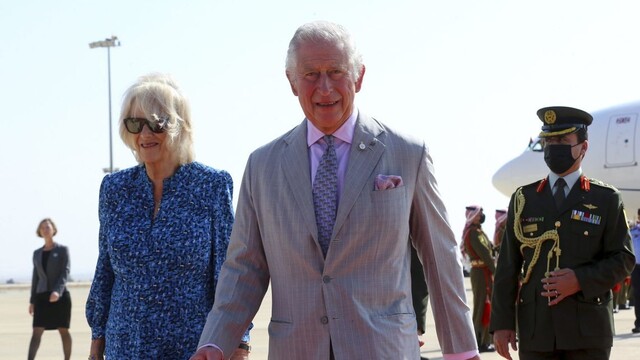 V prvej vlne ho prekonal, no teraz ho má opäť. Britský princ Charles mal pozitívny test na covid