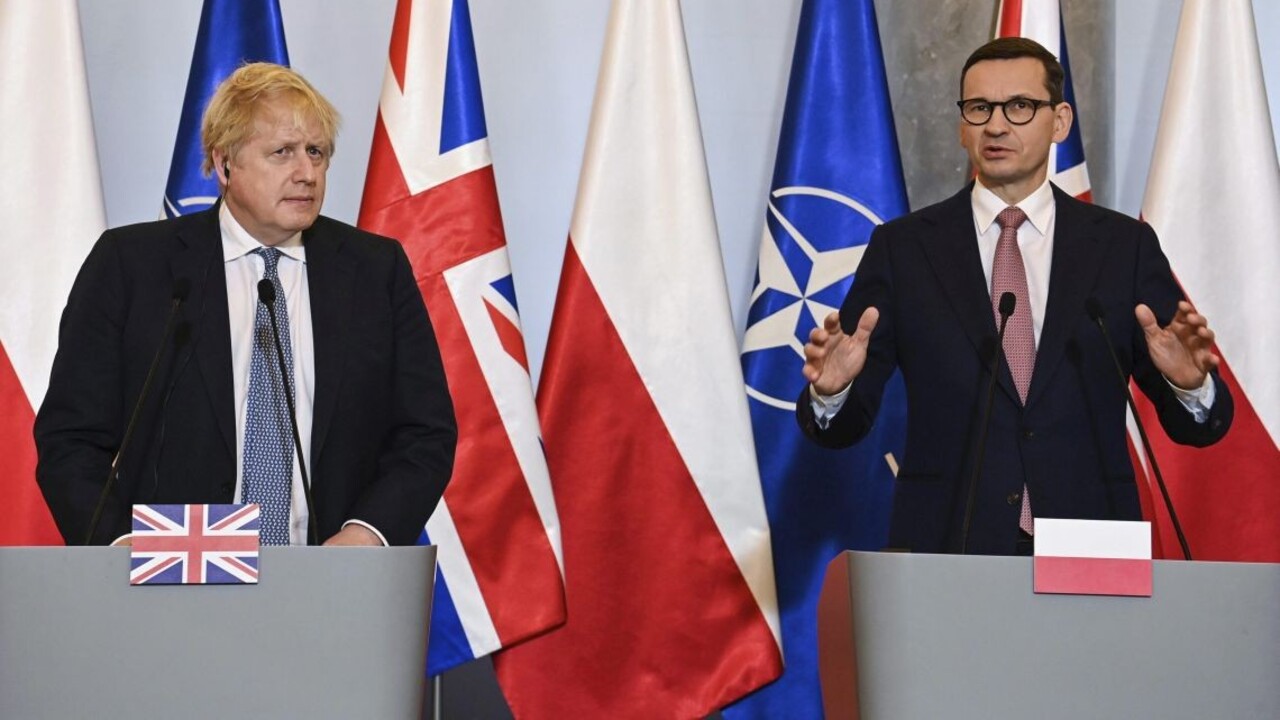 Putin chce podľa Morawieckeho rozbiť NATO, Johnson hovorí o šikane silného štátu