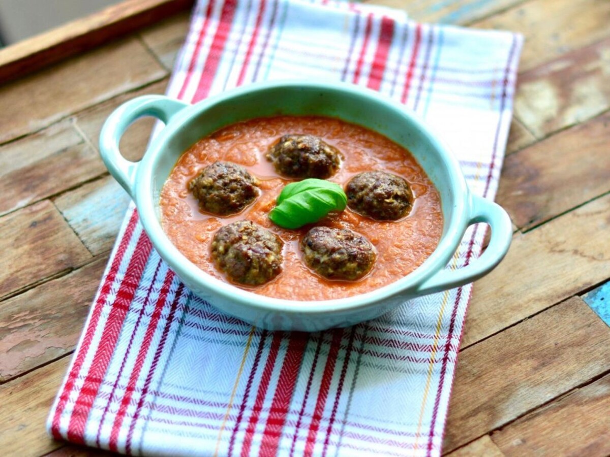 RECEPT: Mäsové guličky v zeleninovej omáčke