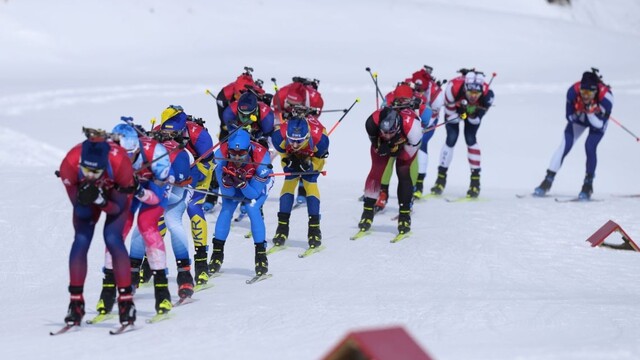 Nórski biatlonisti získali na olympiáde zlato, slovenský tím preteky nedokončil