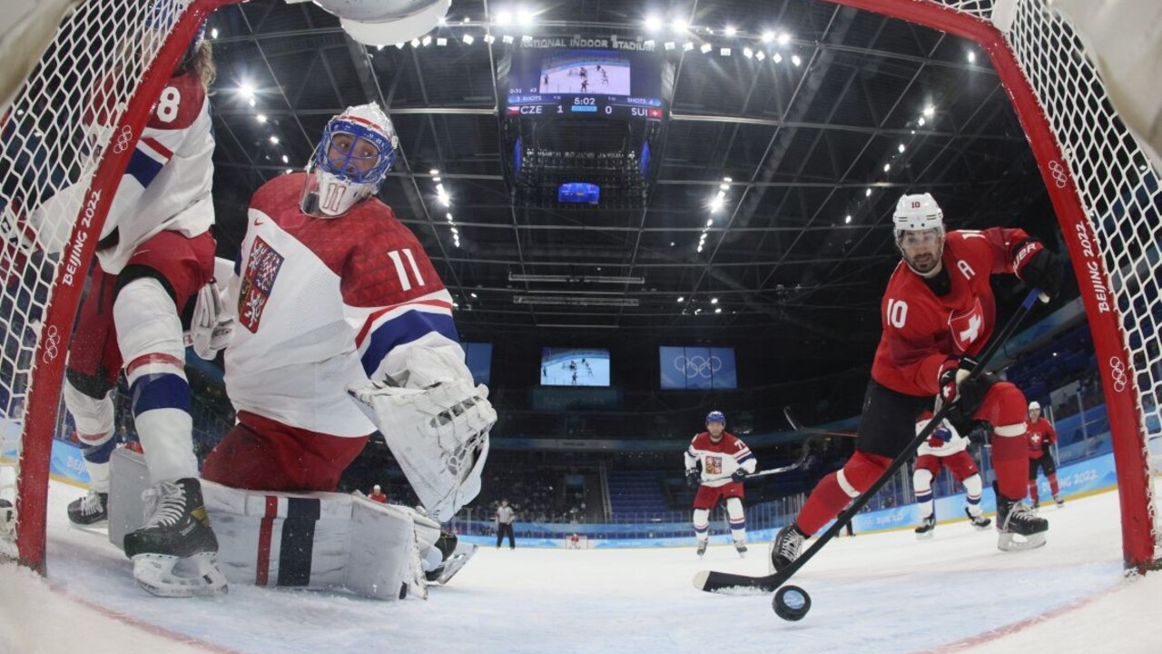 Švajčiari zdolali Česko 4:2, naši susedia budú historicky chýbať vo štvrťfinále