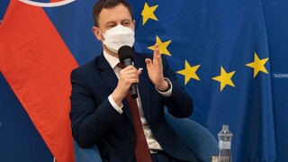 Premiér: Vláda neuhne, ak budú niektorí ľudia ťahať Slovensko z Únie či NATO
