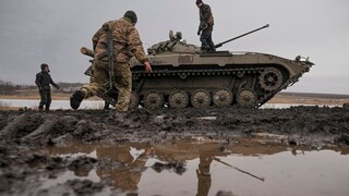 Ukrajinská armáda oznámila, že pri ostreľovaní v Donbase zahynuli dvaja vojaci