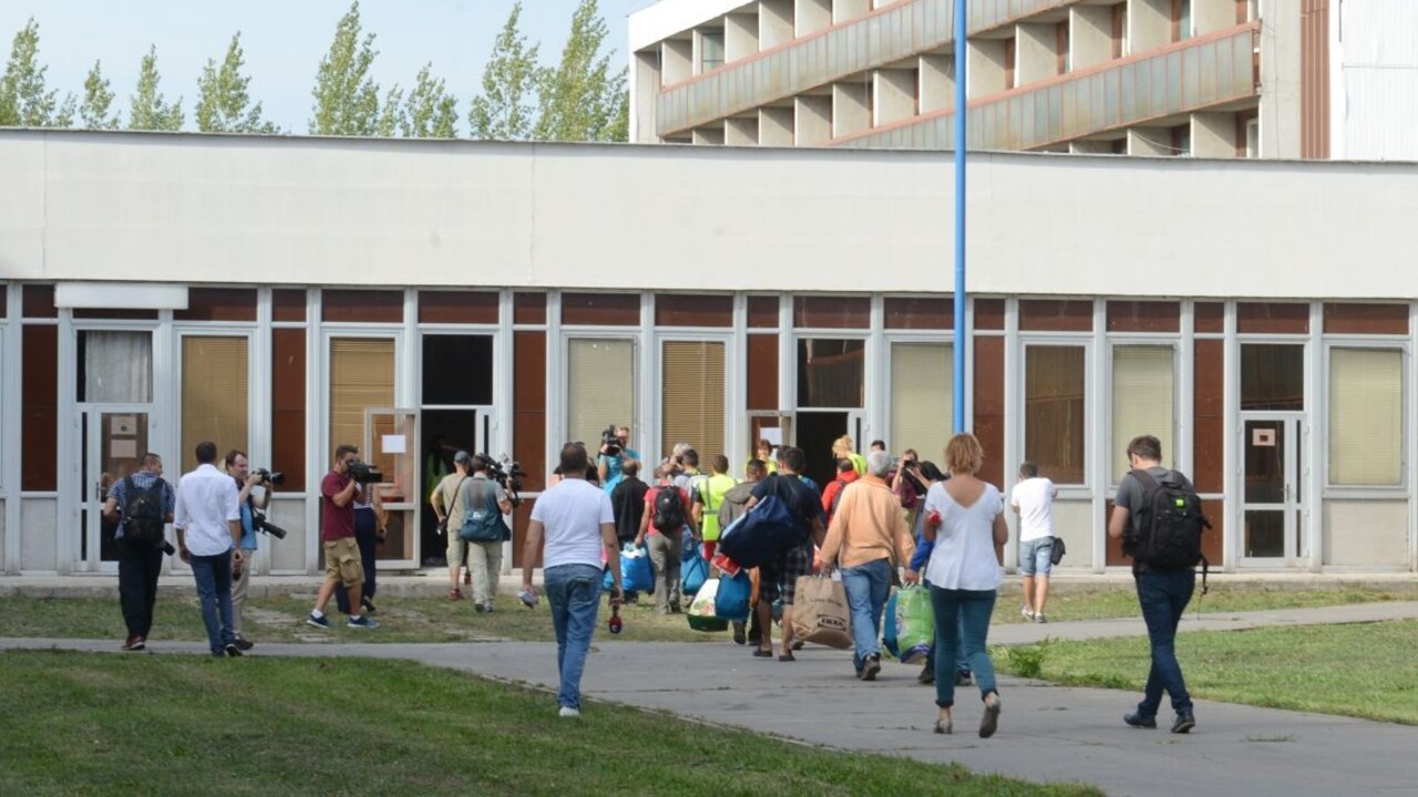 Žiadatelia o azyl by mohli mať prístup na trh práce už po pol roku