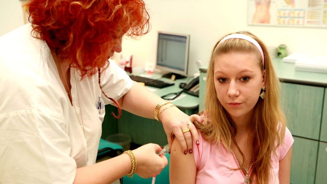 Ochrana proti rakovine krčka maternice bude dostupnejšia, vakcínu proti HPV preplatia poisťovne