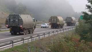 Cez Slovensko sa bude presúvať kolóna vojenskej techniky. Polícia upozorňuje na dopravné obmedzenia