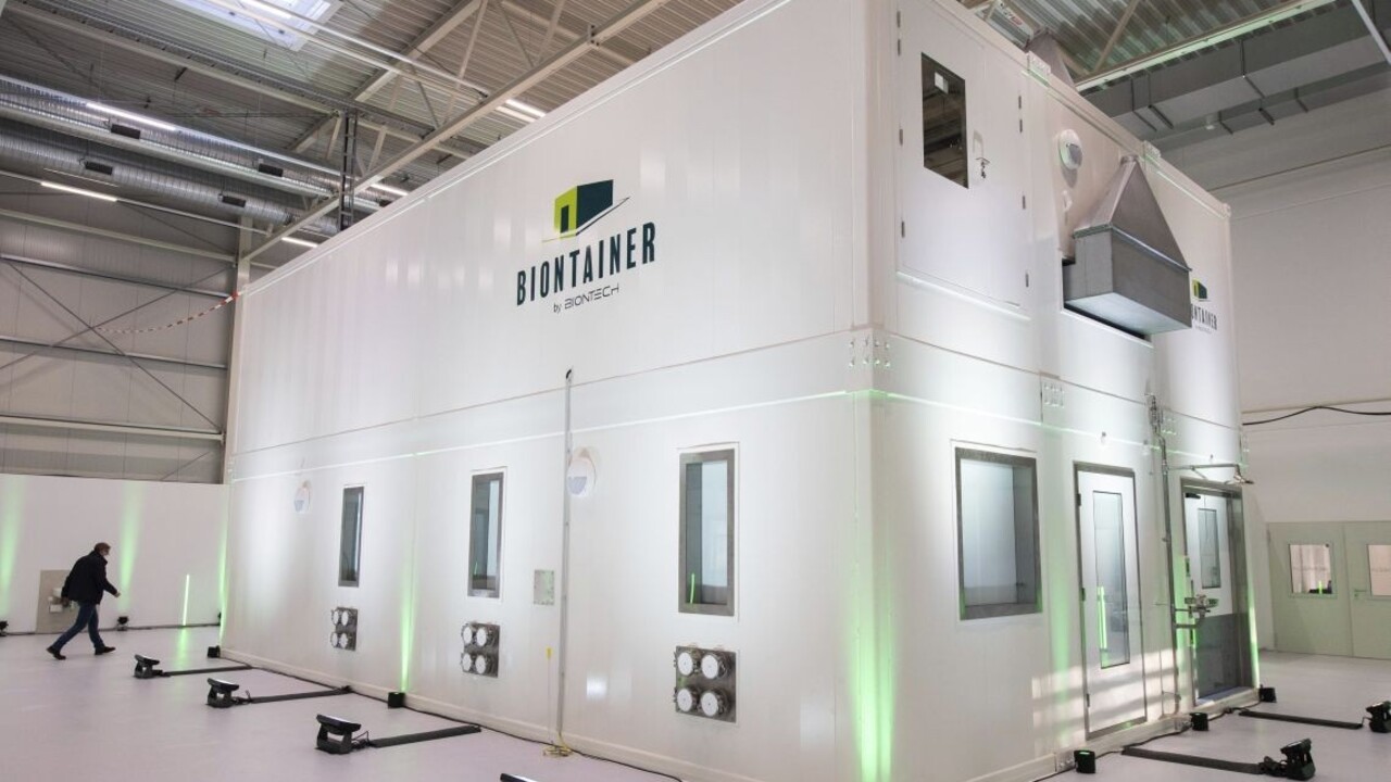 BioNTech predstavil špeciálne zariadenia na výrobu vakcín. Umiestniť by ich chceli v afrických krajinách