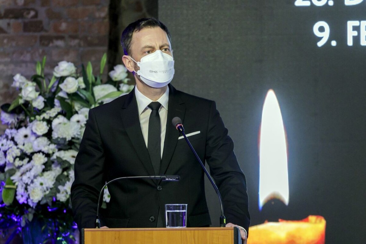 Na snímke predseda vlády SR Eduard Heger  (OĽaNO) počas spomienkového podujatia na počesť bývalého ministra zahraničných vecí SR Eduarda Kukana.