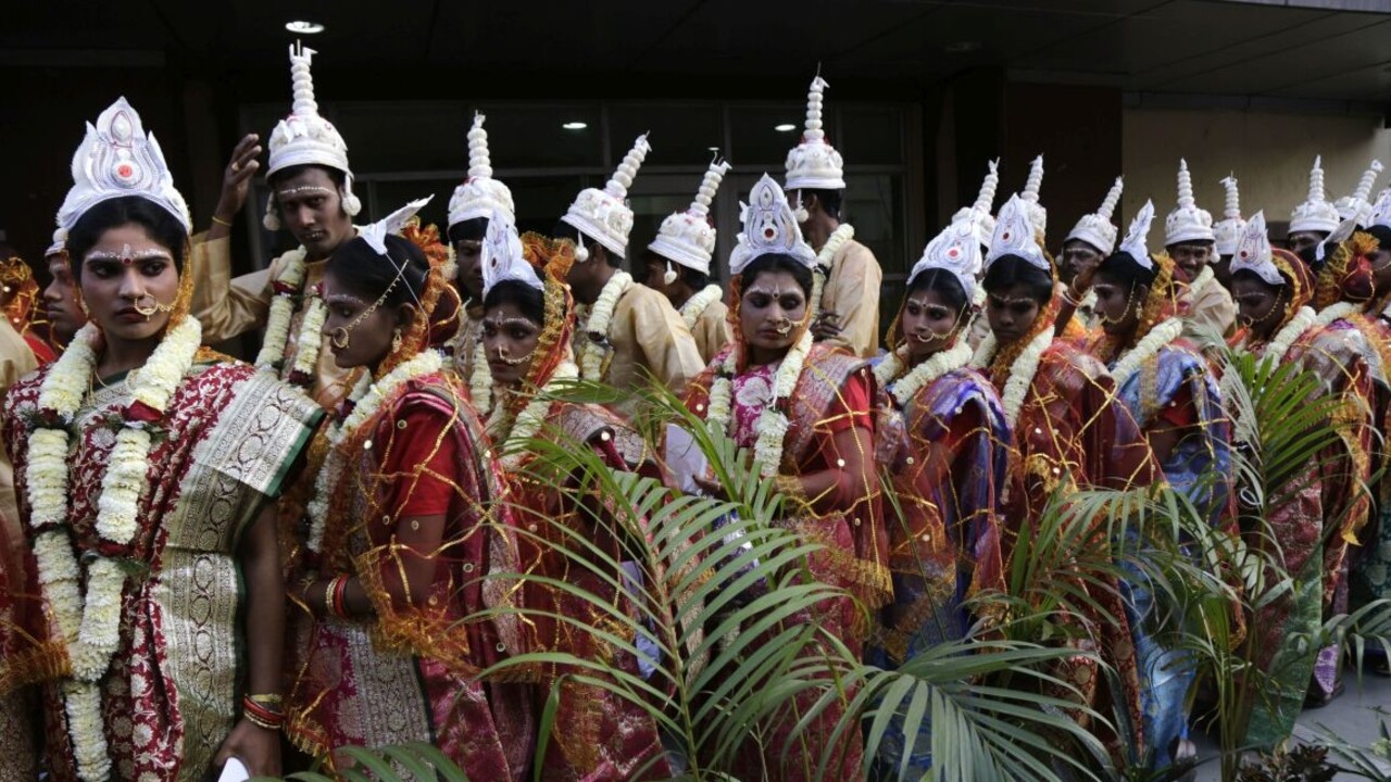 V Indii zahynulo 13 osôb. Počas svadobnej oslavy padli do studne