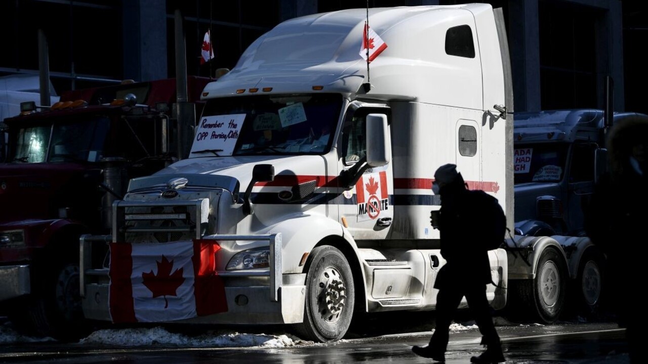 Kanadská polícia je odhodlaná ukončiť protesty, zadržala dvoch organizátorov