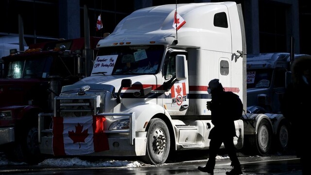 Kanadská polícia je odhodlaná ukončiť protesty, zadržala dvoch organizátorov