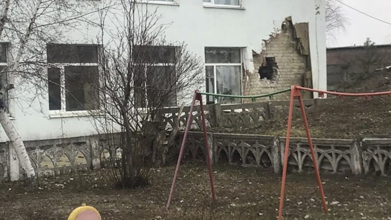 Na východe Ukrajiny sa vyostruje situácia. Hlásia sabotáž mobilného operátora aj ostreľovanie