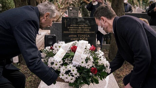 Heger si bol uctiť pamiatku martýrov Bielej légie, ktorí boli popravení za odboj proti komunistom