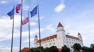Slovenská republika oslavuje 33 rokov. O rozdelení Československa rozhodli politici, nie ľudia 