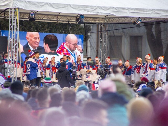 Úspech hokejistov zarezonoval aj v zámorí. Marinčin dostal zaujímavý pozdrav