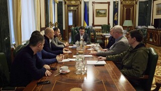Ukrajina prerušila diplomatické vzťahy s Ruskom. Zelenskyj prisľúbil aj zbrane na obranu
