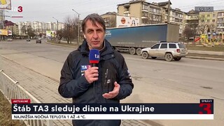 TA3 z Ukrajiny: Štábu zhabali SD kartu, mierili na nich samopalmi. Situácia je dramatickejšia