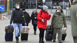 Na východnej hranici čakajú tisíce ľudí