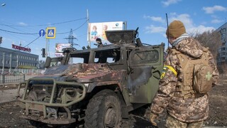 ONLINE: Ukrajina súhlasila s Kremľom o rokovaní na bieloruských hraniciach. Európska únia zakázala prelety ruským lietadlám