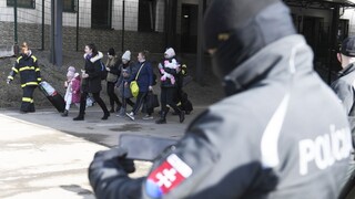 Na hraniciach s Ukrajinou vybavili za posledných 24 hodín vyše 10-tisíc osôb, informuje slovenská polícia