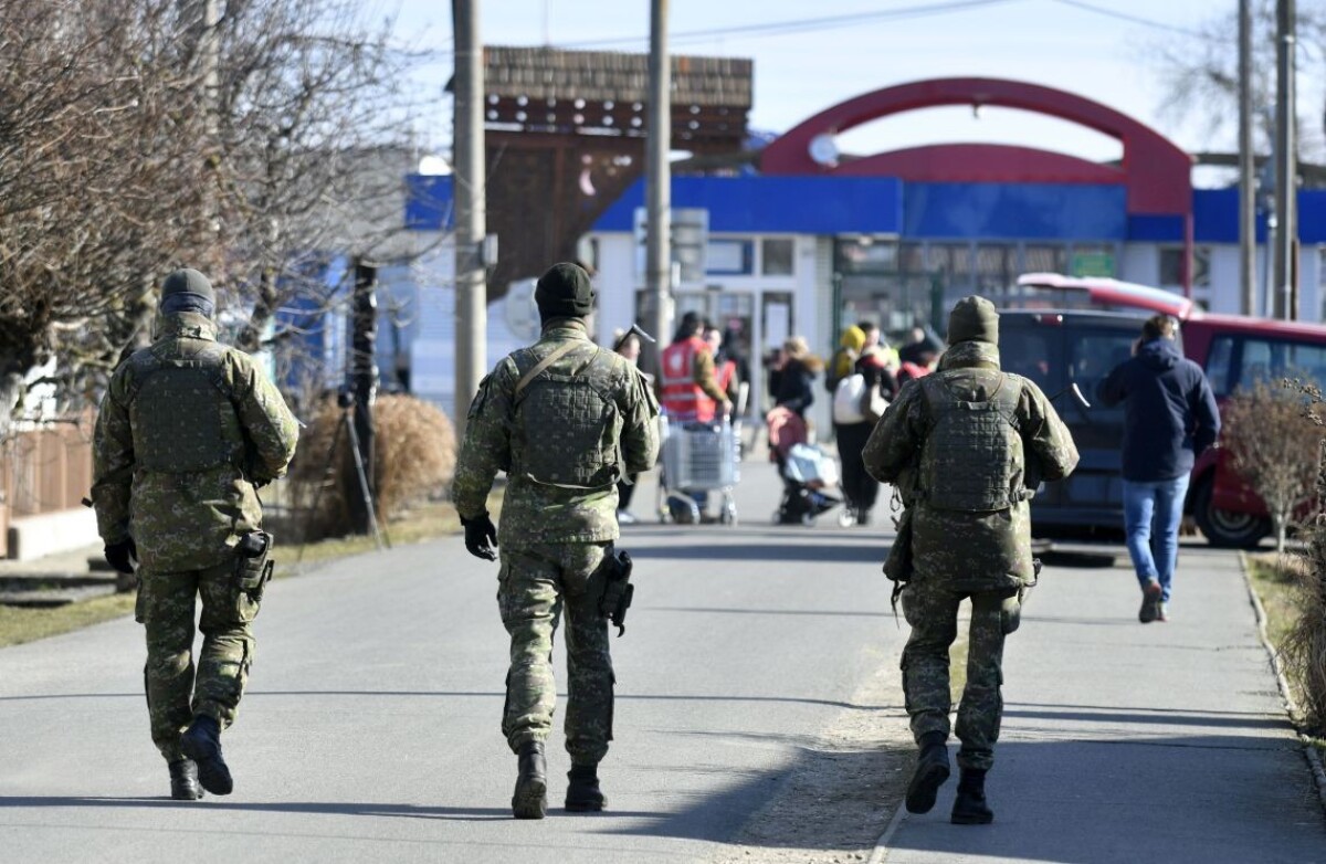 Situácia na priechode vo Veľkých Slemenciach.