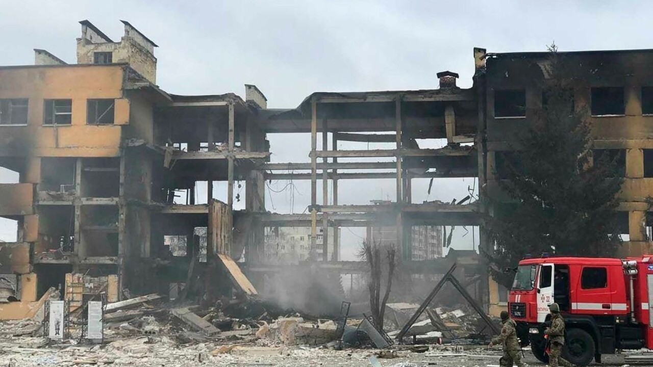 ROZHOVOR s Ukrajinkou: Rusi, zastavte vojnu. Ľudia zastavujú tanky holými rukami, rodiny sa ukrývajú v pivnici