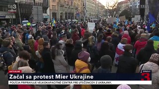 V Bratislave sa konal protest Mier Ukrajine. Pripojil sa aj ukrajinský prezident Volodymyr Zelenskyj