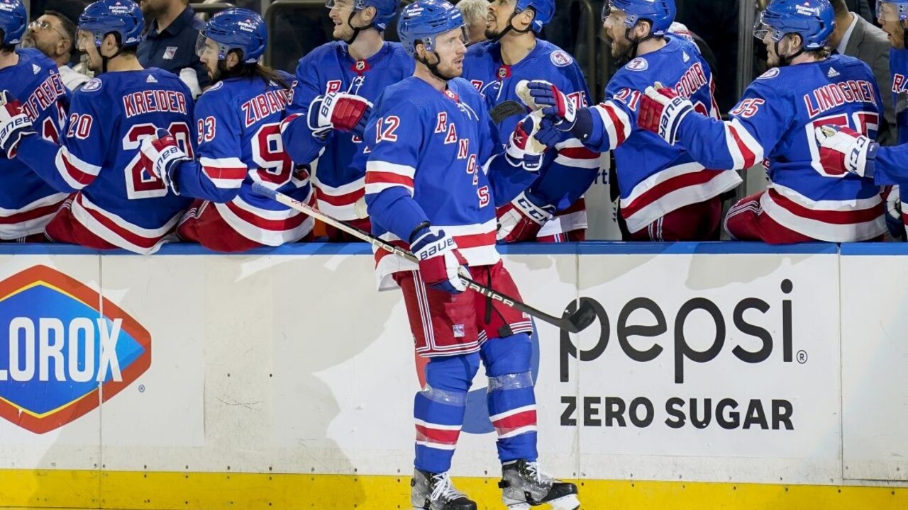 NHL: Devils nezvládli derby o rieku Hudson. Tampa si poradila s Red Wings