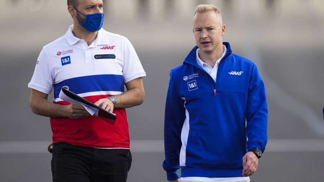 Americký tím F1 Haas ukončil zmluvu s ruským jazdcom Mazepinom, aj sponzorom Uralkali
