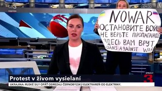 Novinárka z ruskej televízie sa bojí o svoje deti. Povedala, prečo sa rozhodla vystúpiť s transparentom