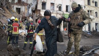 Humanitárny systém sa na Ukrajine zrútil. Niektoré mestá majú potraviny už len na pár dní