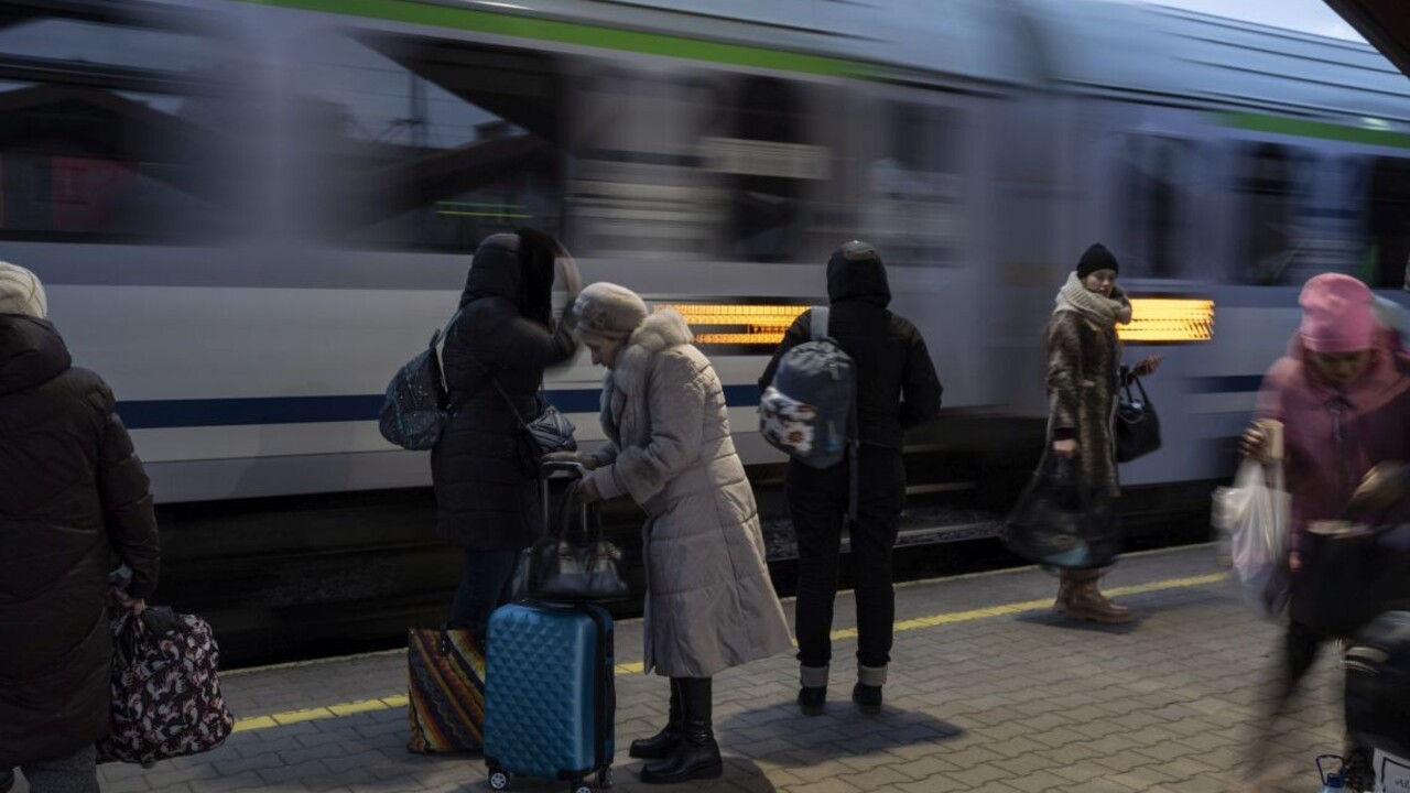 Vlaky meškajú, niektoré úplne zrušili. Poľské železnice sa mohli stať terčom kyberútoku