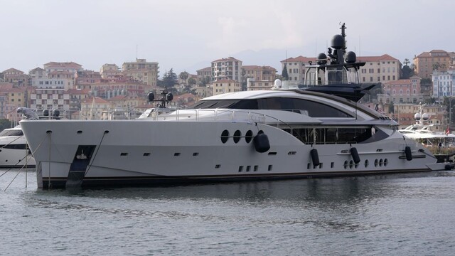 Ruský magnát príde o majetok na Sardínii. Tamojšia polícia ho skonfiškovala v súlade s najnovšími sankciami