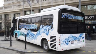 Slovensko má prvý vodíkový autobus, je ultraľahký a neprodukuje oxid uhličitý
