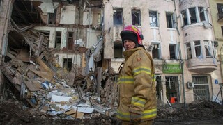 Cieľom ruského ostreľovania sa stala aj bytovka v Charkove, hlásia niekoľko mŕtvych