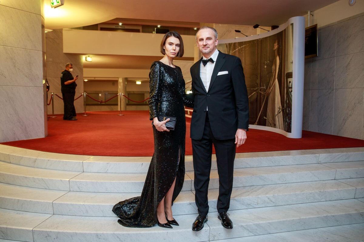 Predseda správnej rady Nadácie Televízie ta3 Igor Čekirda s manželkou.
