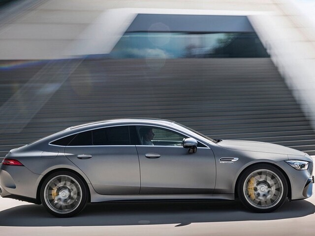 Mercedes osviežil osemvalcové AMG GT 4-door. Prináša kozmetické aj technické zmeny