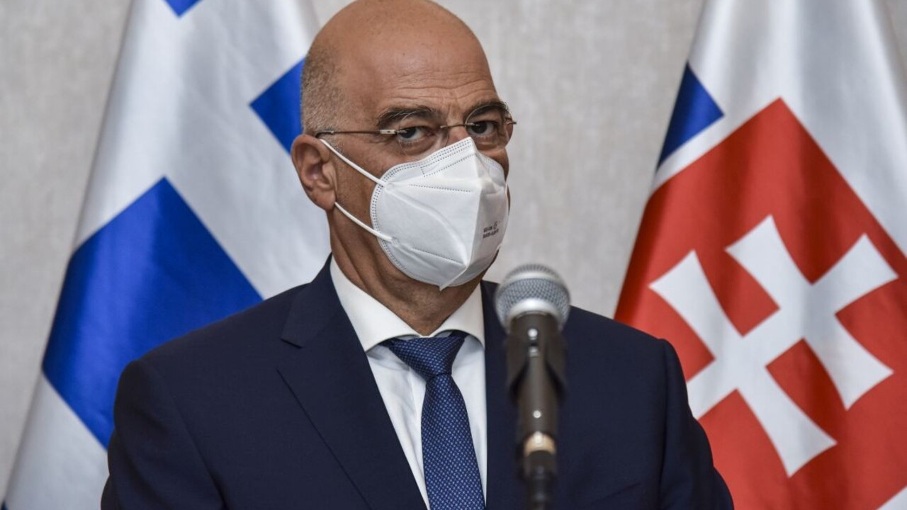 Grécko: Šéf diplomacie Dendias chce osobne viesť humanitárnu misiu do Mariupola