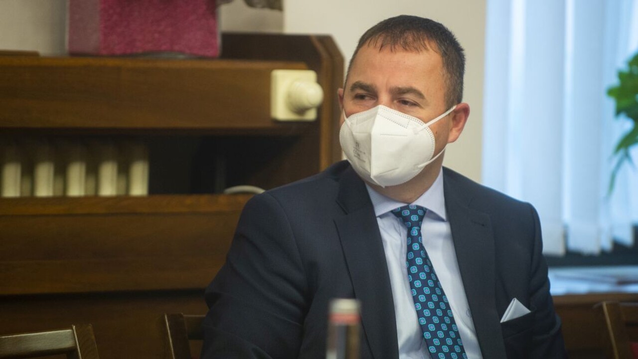 Prvoradé sú záujmy Slovenska. Odovzdaním systému S-300 by sme sa zatiahli do vojny, hovorí Kéry