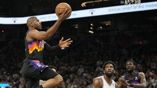 Basketbalisti Phoenixu dosiahli ôsme víťazstvo v rade. Udalosťou večera bol návrat Irvinga