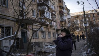 Ruské jednotky nedodržiavajú sľuby. Satelitné mestečká Kyjeva sú stále bombardované