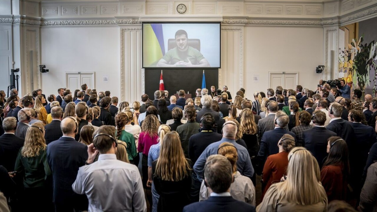 Zelenskyj o obliehaní Mariupoľa: Je to zločin proti ľudskosti, ktorý sa deje pred zrakom celej planéty