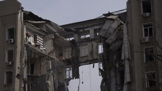V Mykolajive zahynulo približne 80 civilistov. Stovky utrpeli zranenia, oznámil starosta mesta