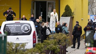Na pražskom učilišti útočil študent mačetou, zabil učiteľa